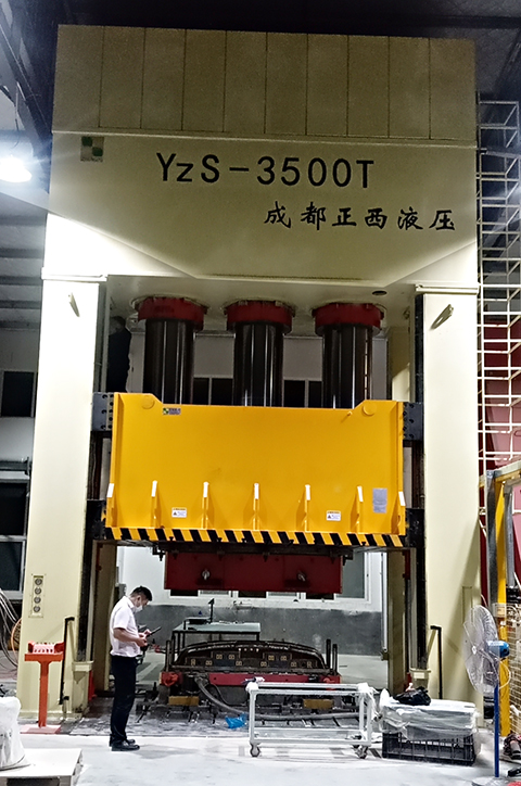山東青島液壓機(jī)客戶定制的3500噸框架液壓機(jī)，成功安裝交付使用，你想知道交貨期多久嗎？